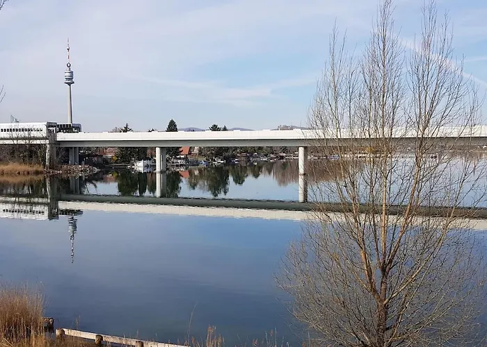 Trendy Danube - Close To Un